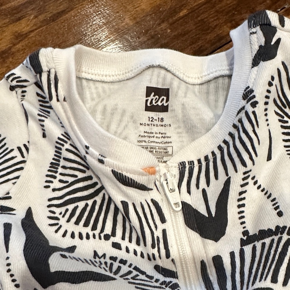 Zebra Print Baby pjs - Picture 2 of 3